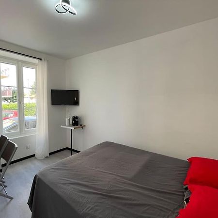 Studio A2 18M2 Cosy 5Minutes Gare Parking Gratuit Rue De La Mure Roanne Buitenkant foto