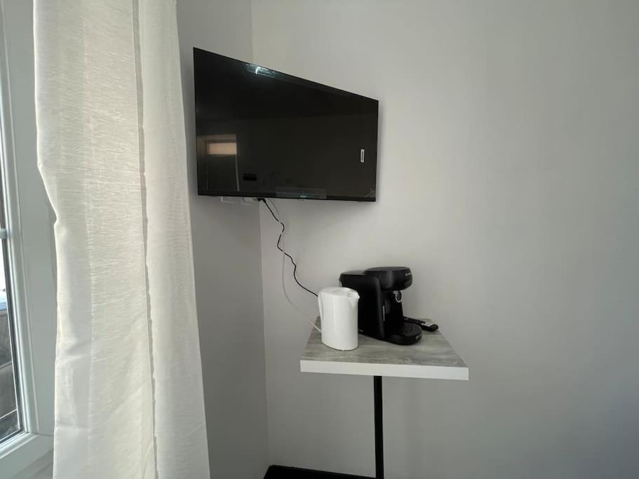 Studio A2 18M2 Cosy 5Minutes Gare Parking Gratuit Rue De La Mure Roanne Buitenkant foto
