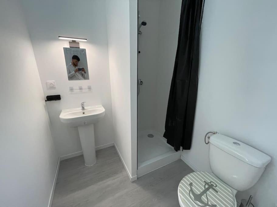 Studio A2 18M2 Cosy 5Minutes Gare Parking Gratuit Rue De La Mure Roanne Buitenkant foto