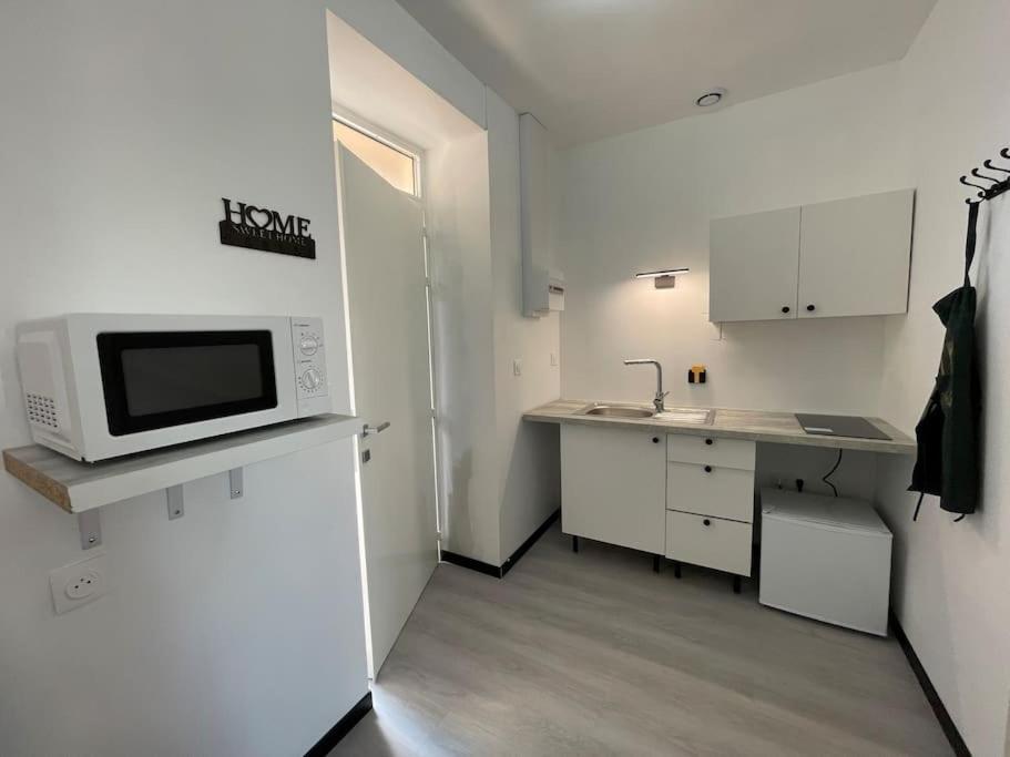 Studio A2 18M2 Cosy 5Minutes Gare Parking Gratuit Rue De La Mure Roanne Buitenkant foto