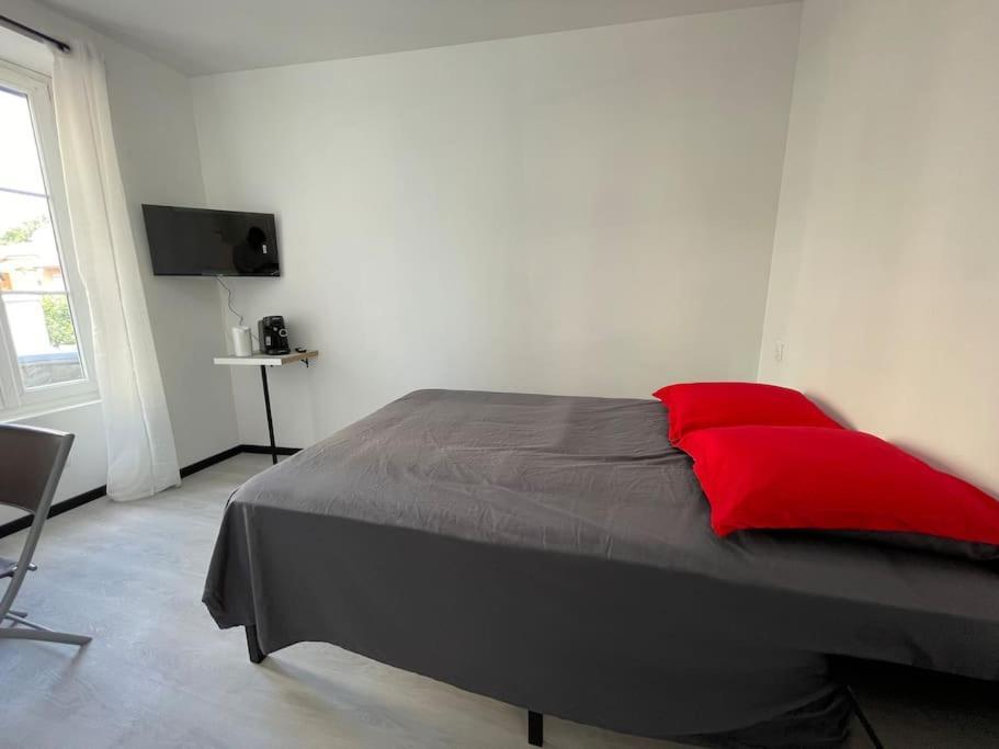 Studio A2 18M2 Cosy 5Minutes Gare Parking Gratuit Rue De La Mure Roanne Buitenkant foto